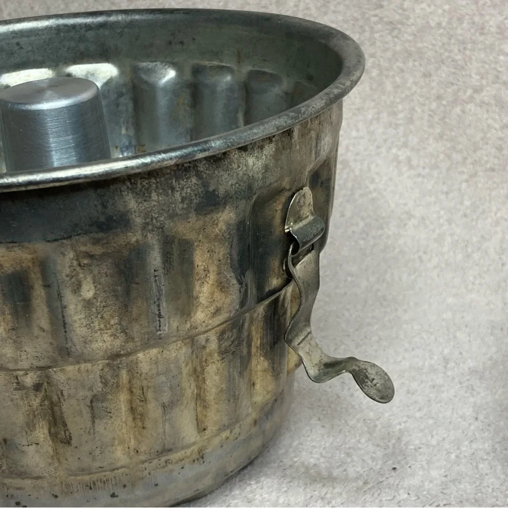 Antique 1920s Steamed Pudding Pudding/Cake Mold Lid Vintage VTG Retro Primitive